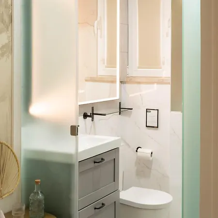 New! Luxury 2br Retreat, 2 Baths, Ac, Citycenter Daire Lisboa