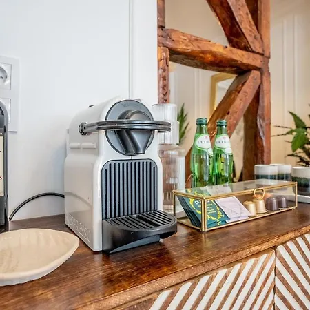 New! Luxury 2br Retreat, 2 Baths, Ac, Citycenter Apartmán Lisboa